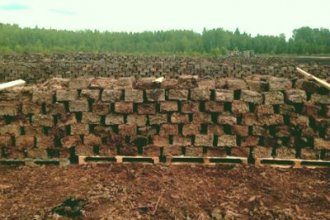 Работа в Латвии на погрузке торфа