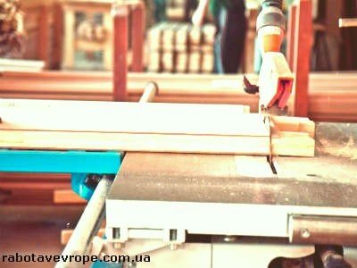 Работа в Латвии на производстве дверей